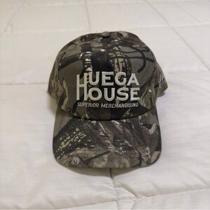 Huega House Camo Hat like new